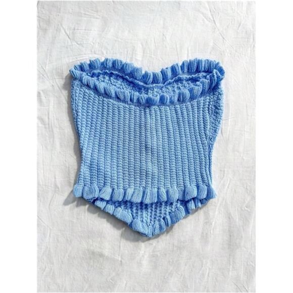 💖 Knitted Strapless Crop Top | Ruffle Trim & Pearl Button - Picture 2 of 5